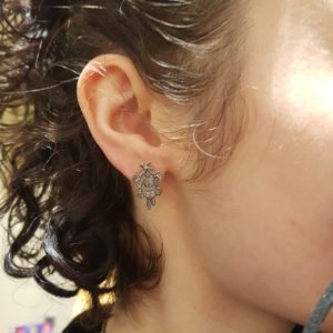 Schwarzwälder Kuckucksuhr Ohrstecker aus Lechlers Goldschmiede Freiburg